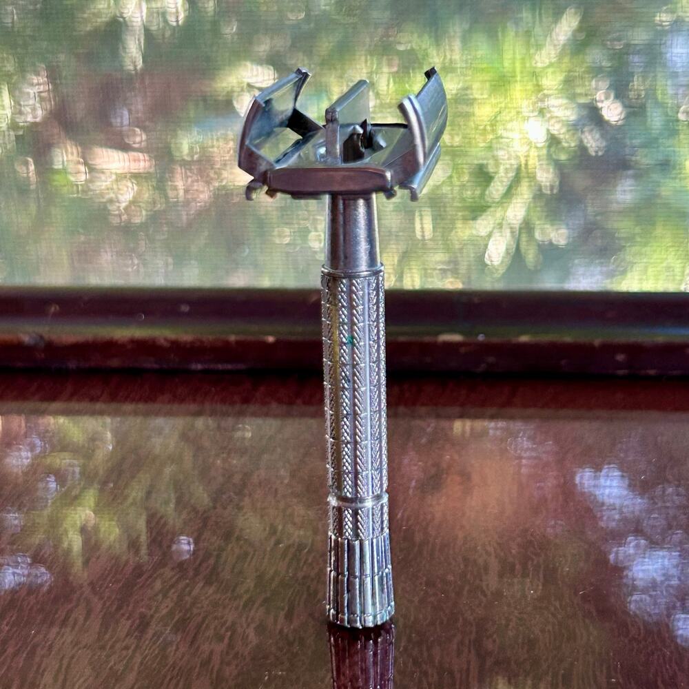 Vintage Safety Razor Double Edge Metal Razor 3.5” Grooming Tool - Picture 3 of 12